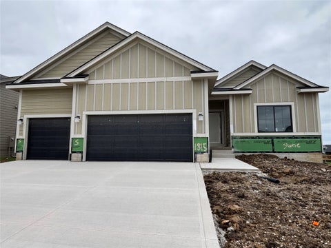 Homes For Sale - 1815 Silver Maple Drive<br/> Warren County, Norwalk, IA 50211