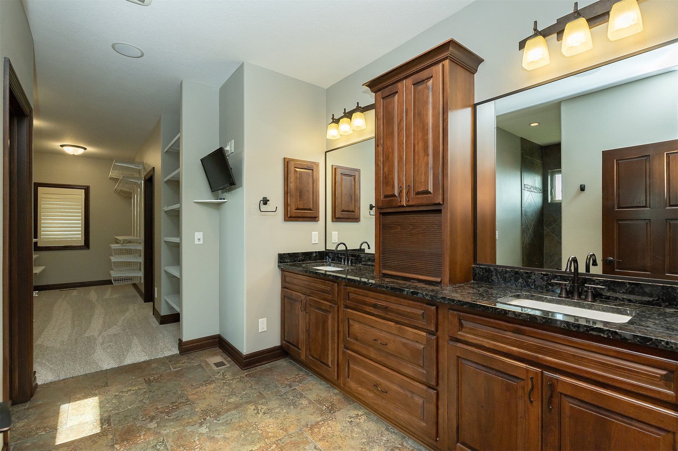 13303 Douglas Parkway, Urbandale, Iowa image 15
