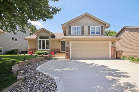 Homes For Sale - 344 58th Court<br/> West Des Moines, IA 50266