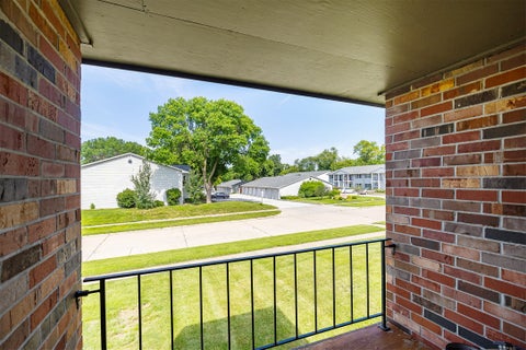 Condo For Sale - 4857 Woodland Avenue #8<br/> West Des Moines, IA 50266