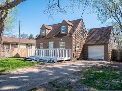 Single Family Residence in Des Moines IA 4265 10th Street.jpg