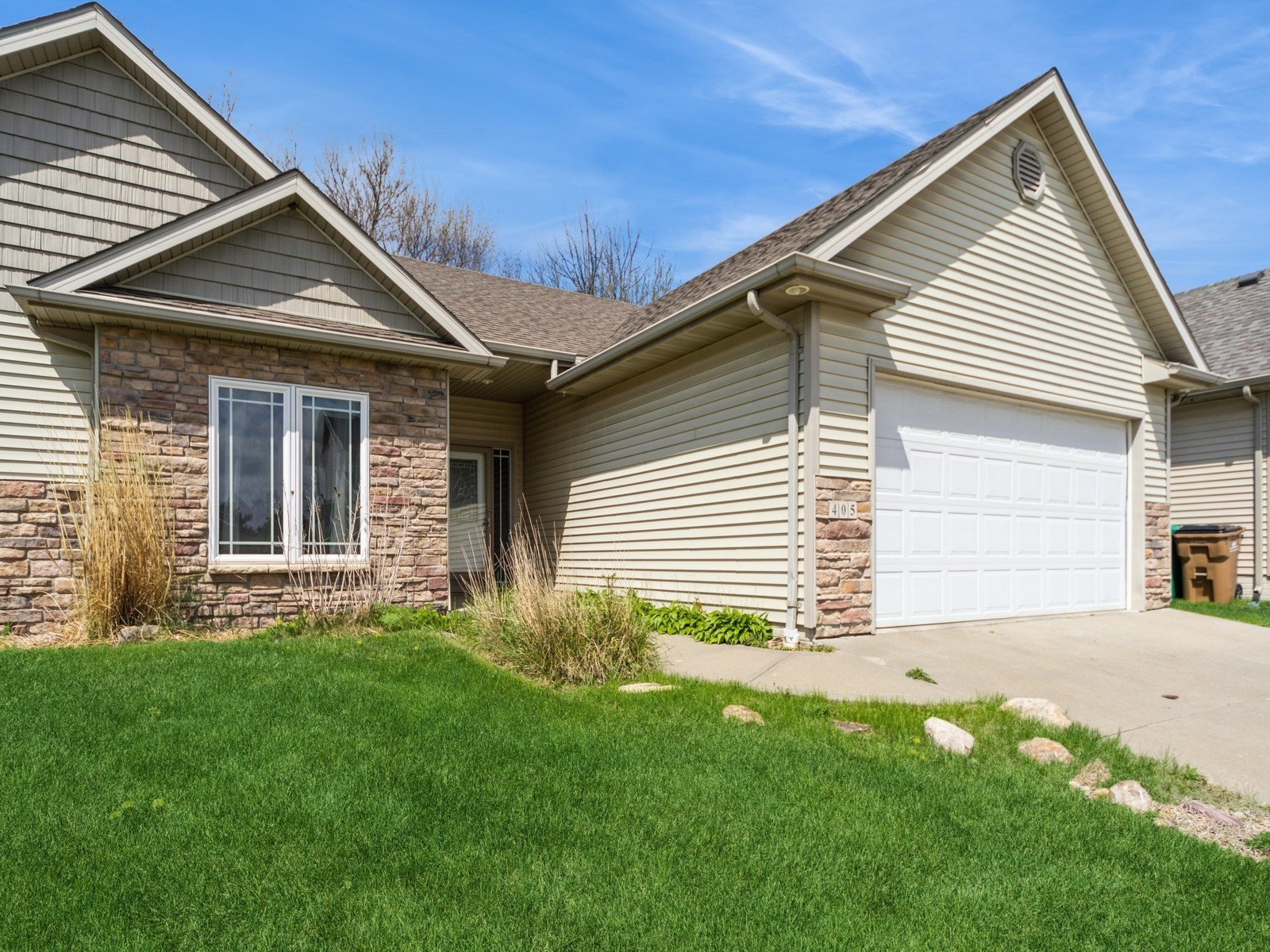405 Aspen Drive, Norwalk, Iowa image 2