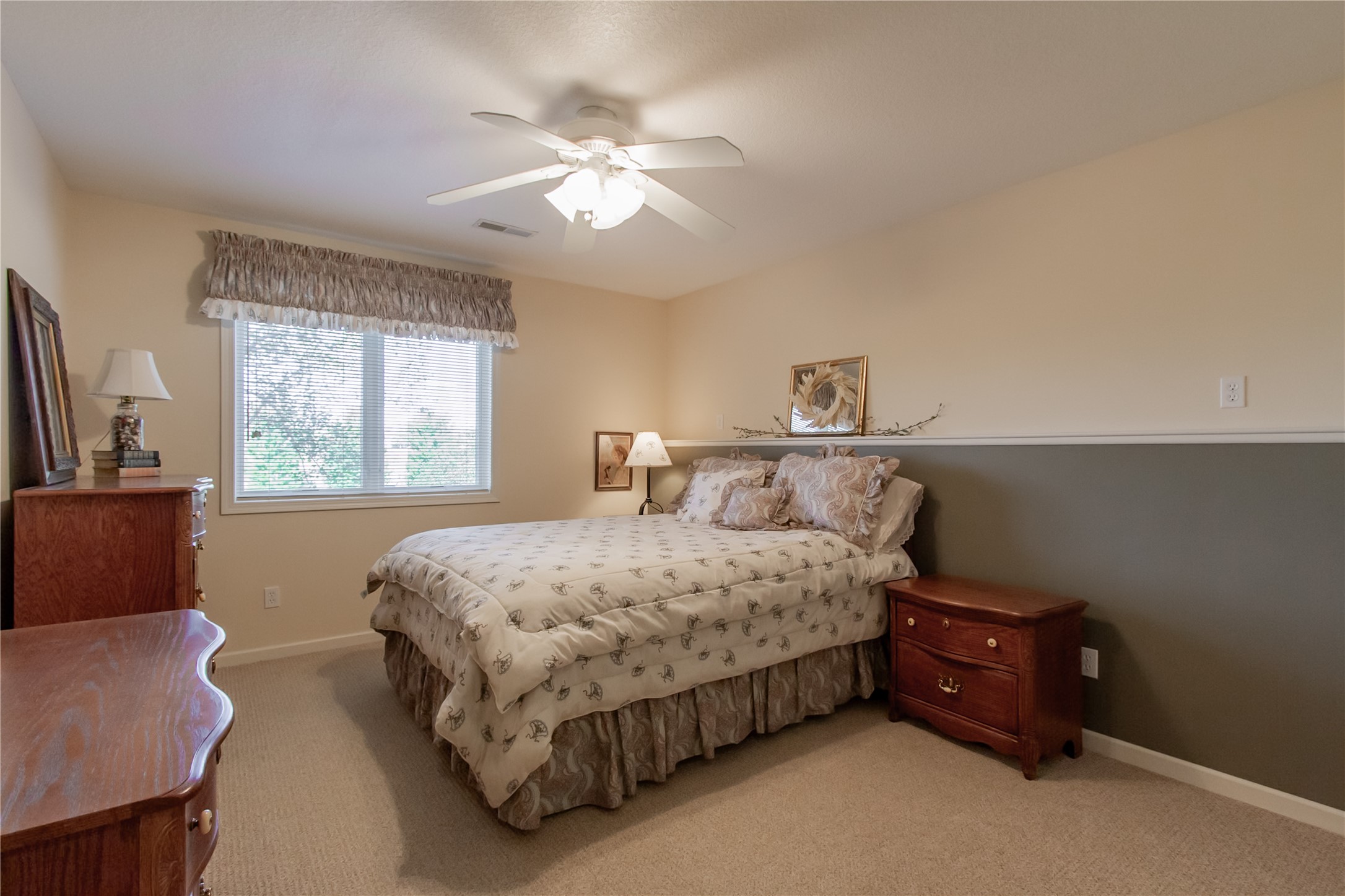 1631 Briar Lane, Pella, Iowa image 30