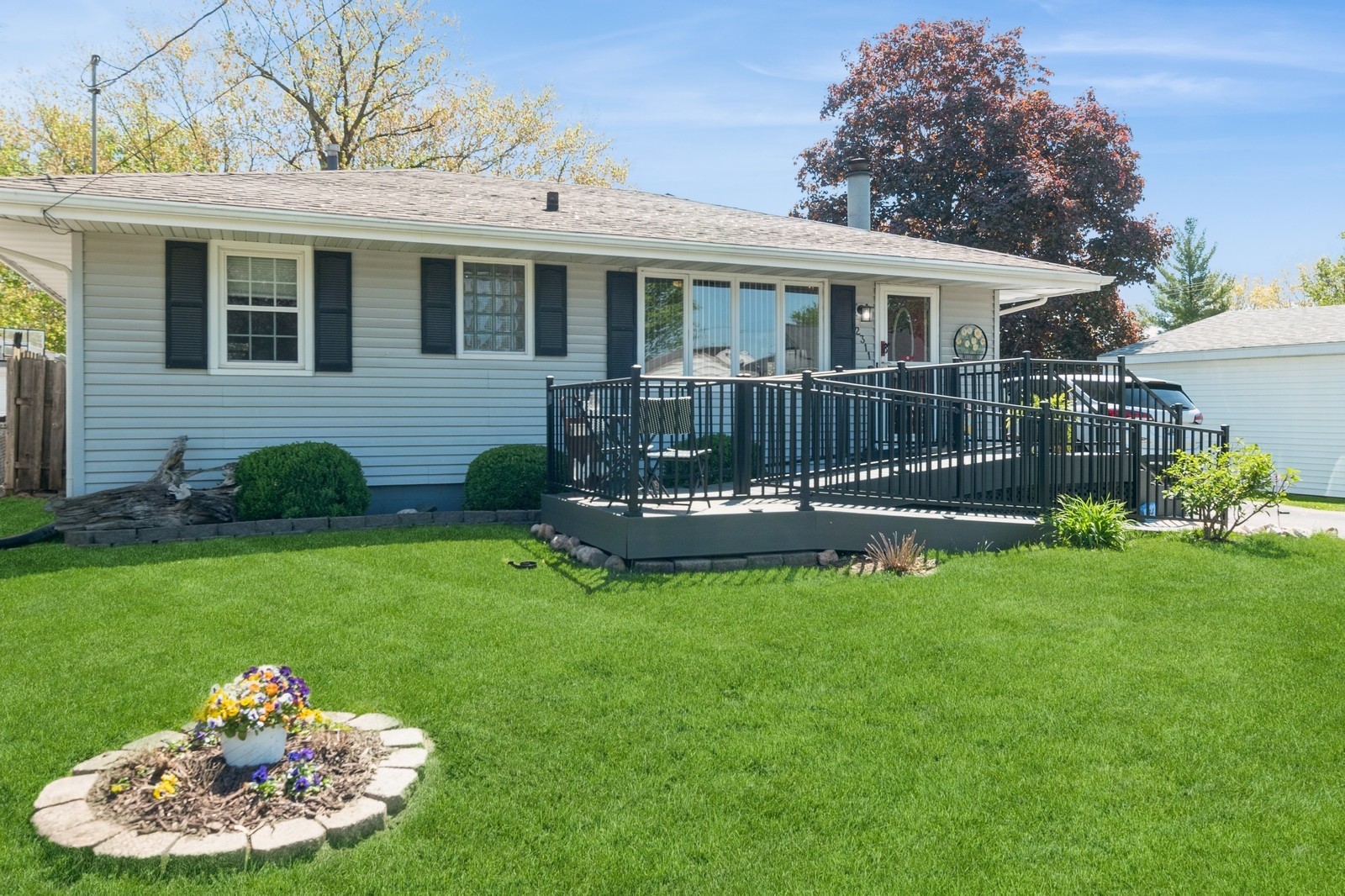 2311 E 39th Street, Des Moines, Iowa image 1