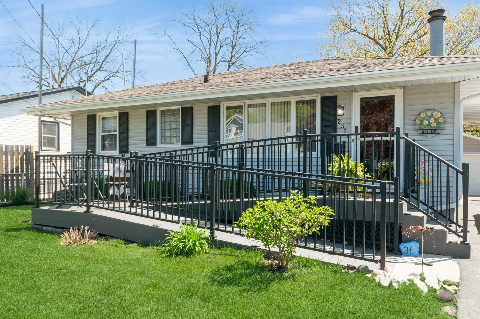 2311 E 39th Street, Des Moines, Iowa image 2