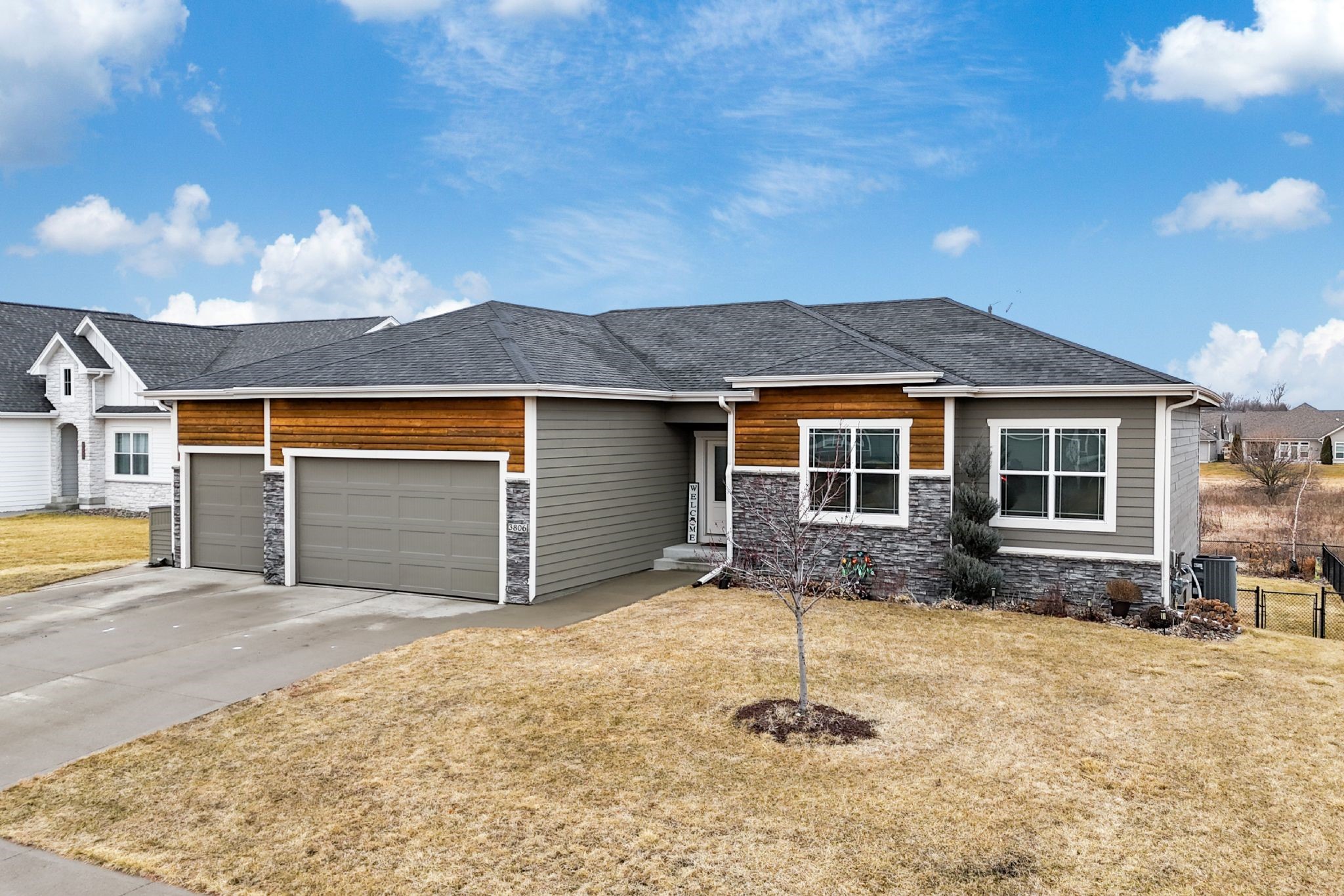 3806 NW Applewood Court, Ankeny, Iowa image 2