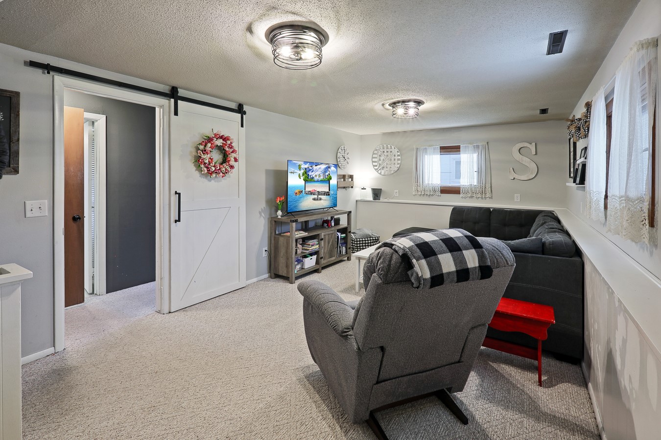 409 Farmer Street, Pella, Iowa image 17