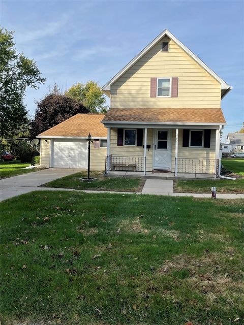 Homes For Sale - 329 Broad Street<br/> Grinnell, IA 50112