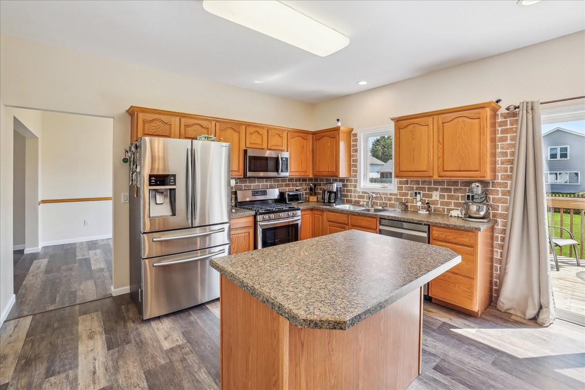 5417 NW 92nd Street, Johnston, Iowa image 9