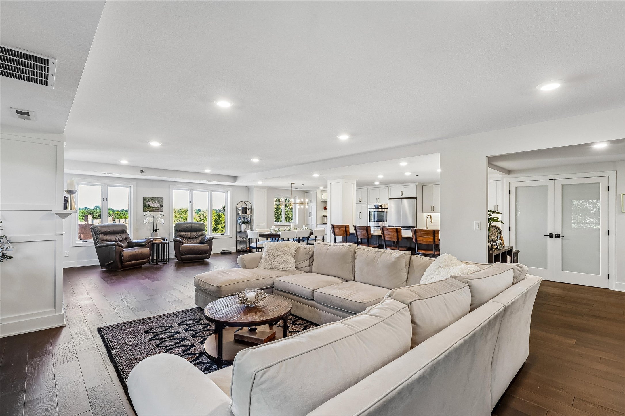 2880 Grand Avenue 406