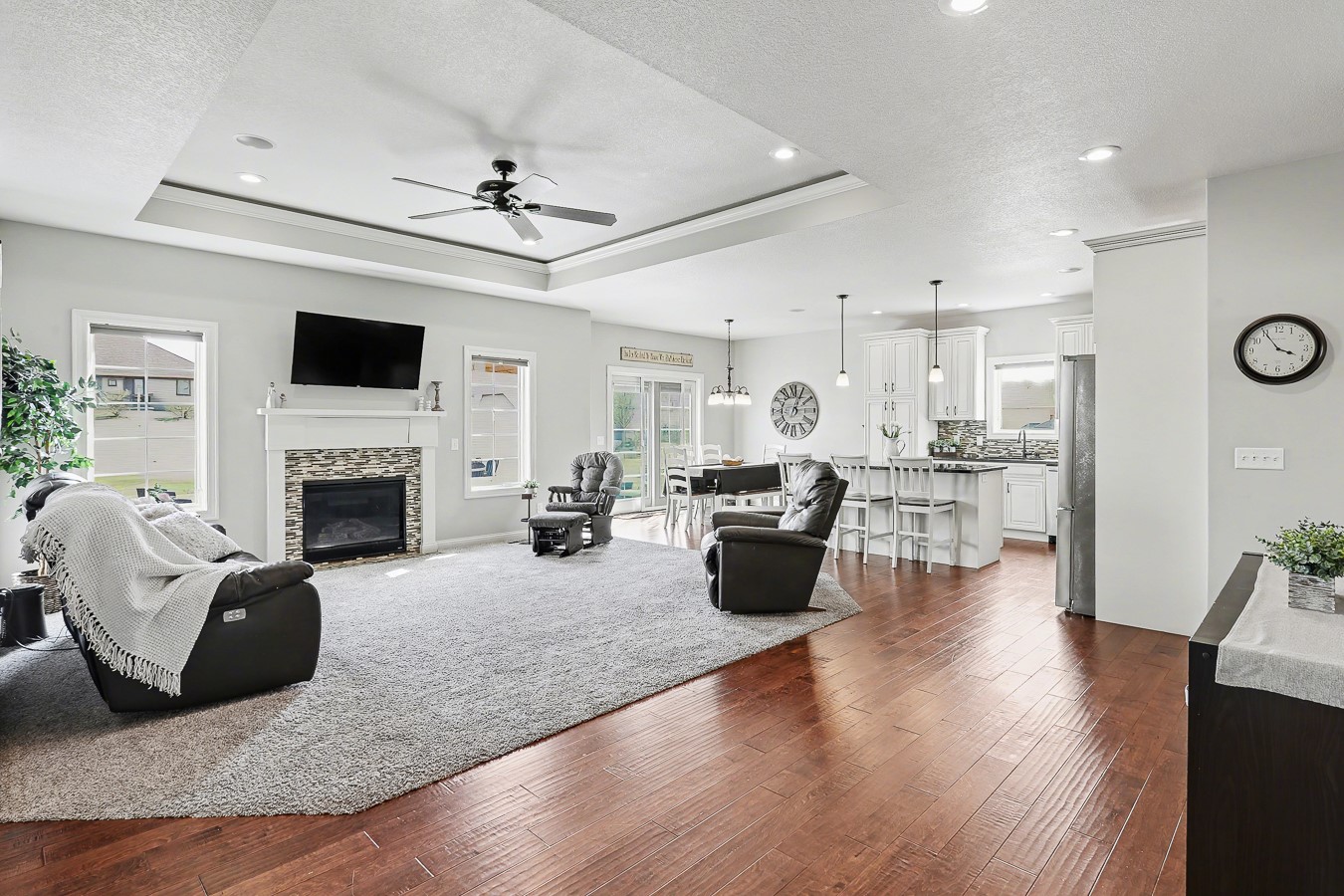 1007 Lakeview Drive