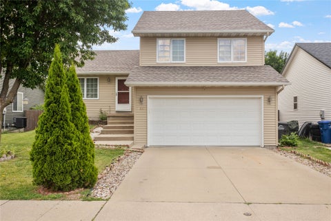 Homes For Sale - 2633 Whispering Ridge Drive<br/> Des Moines, IA 50320