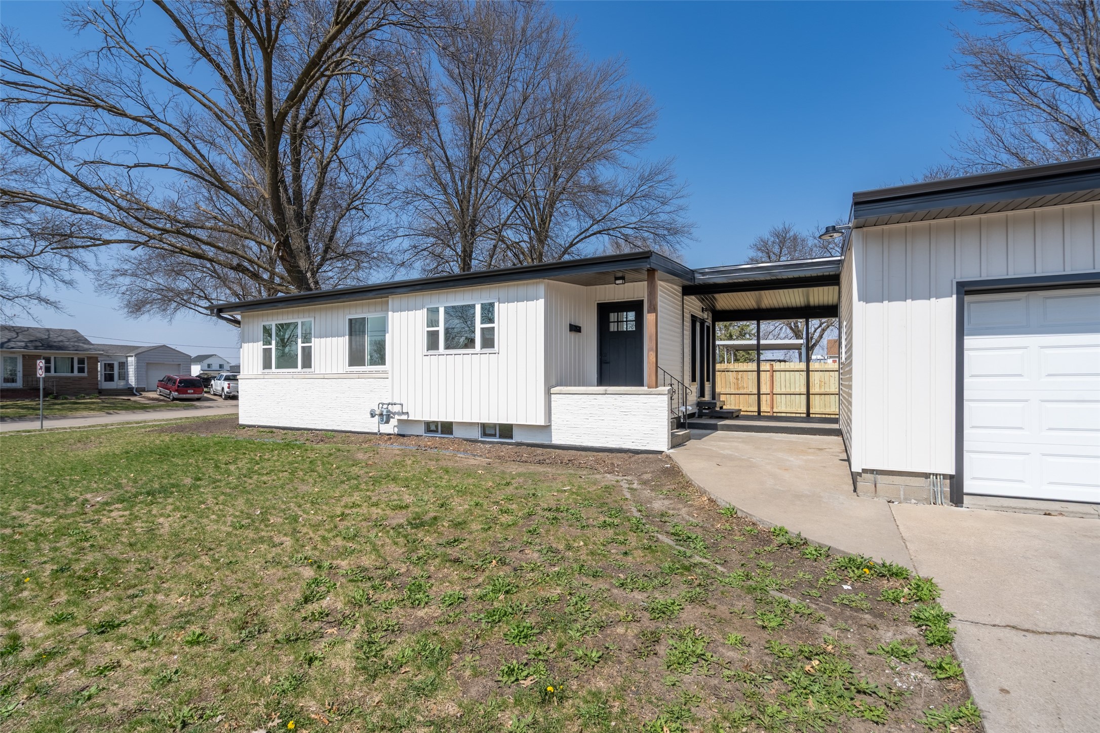 1405 W Pleasant Street