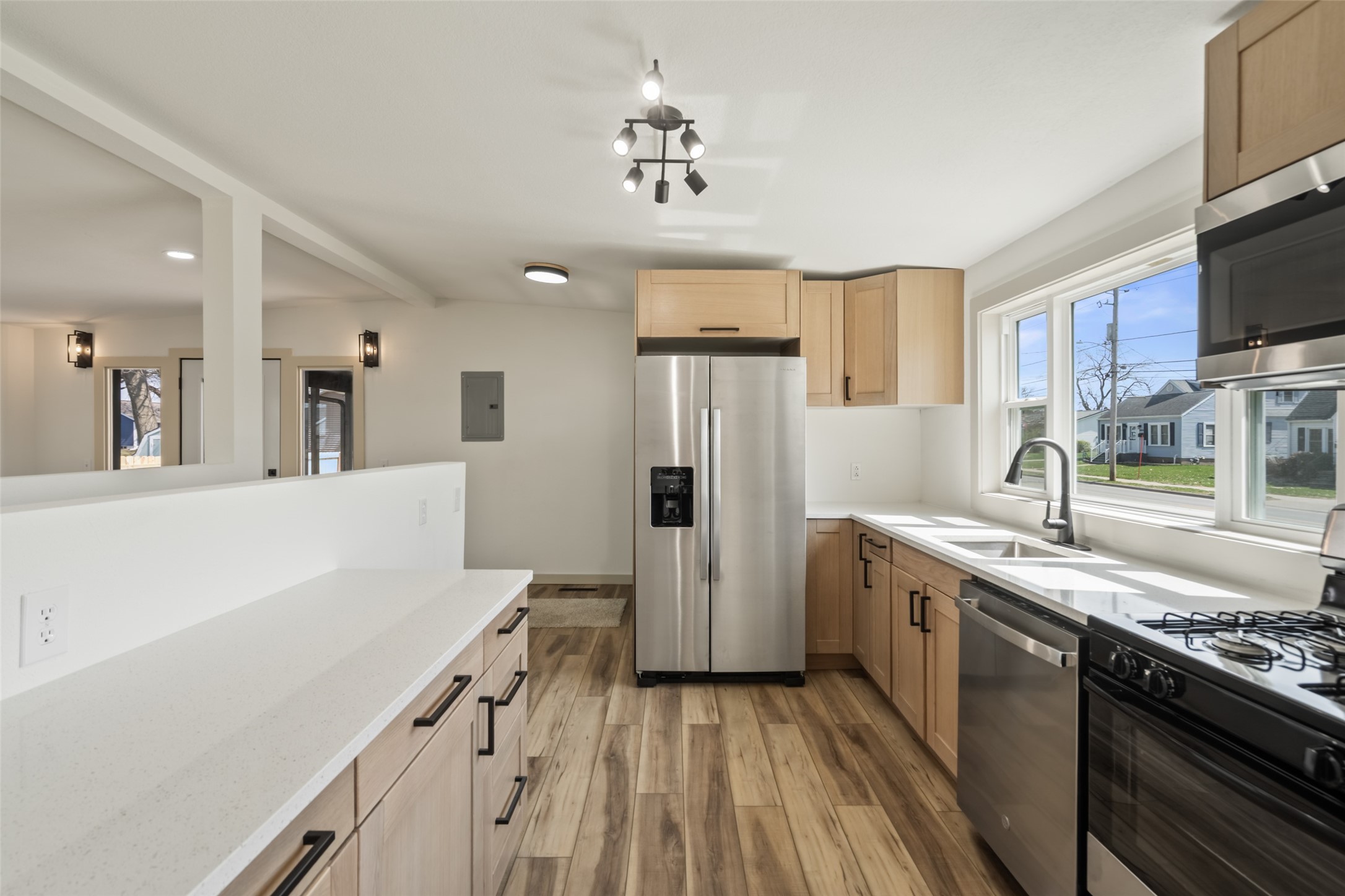 1405 W Pleasant Street