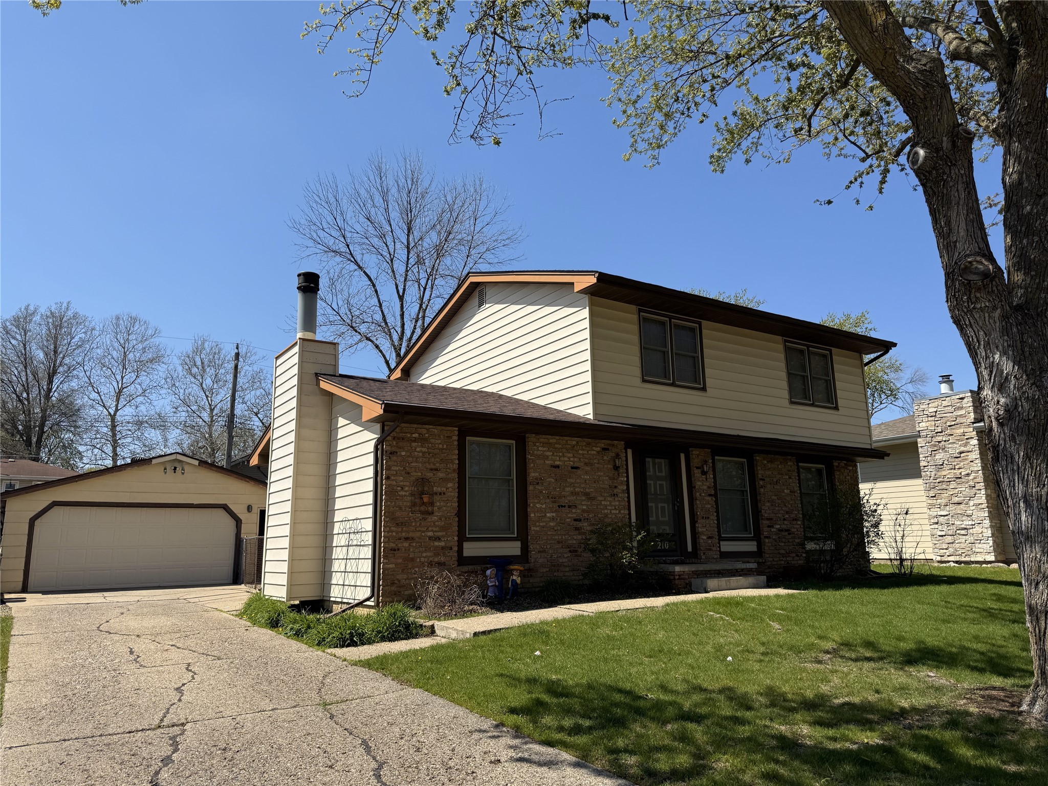 210 11th Avenue, Altoona, Iowa image 2