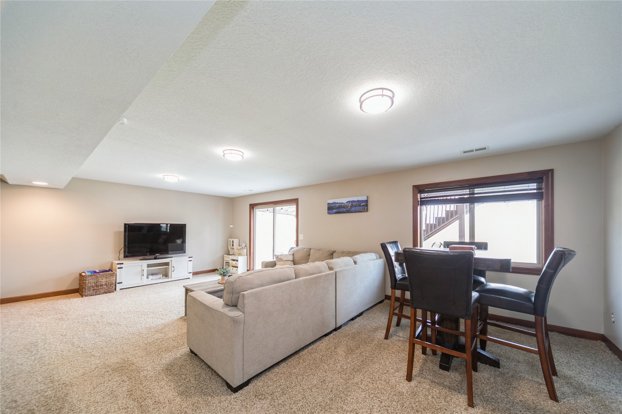 16201 Monroe Court, Urbandale, Iowa image 17