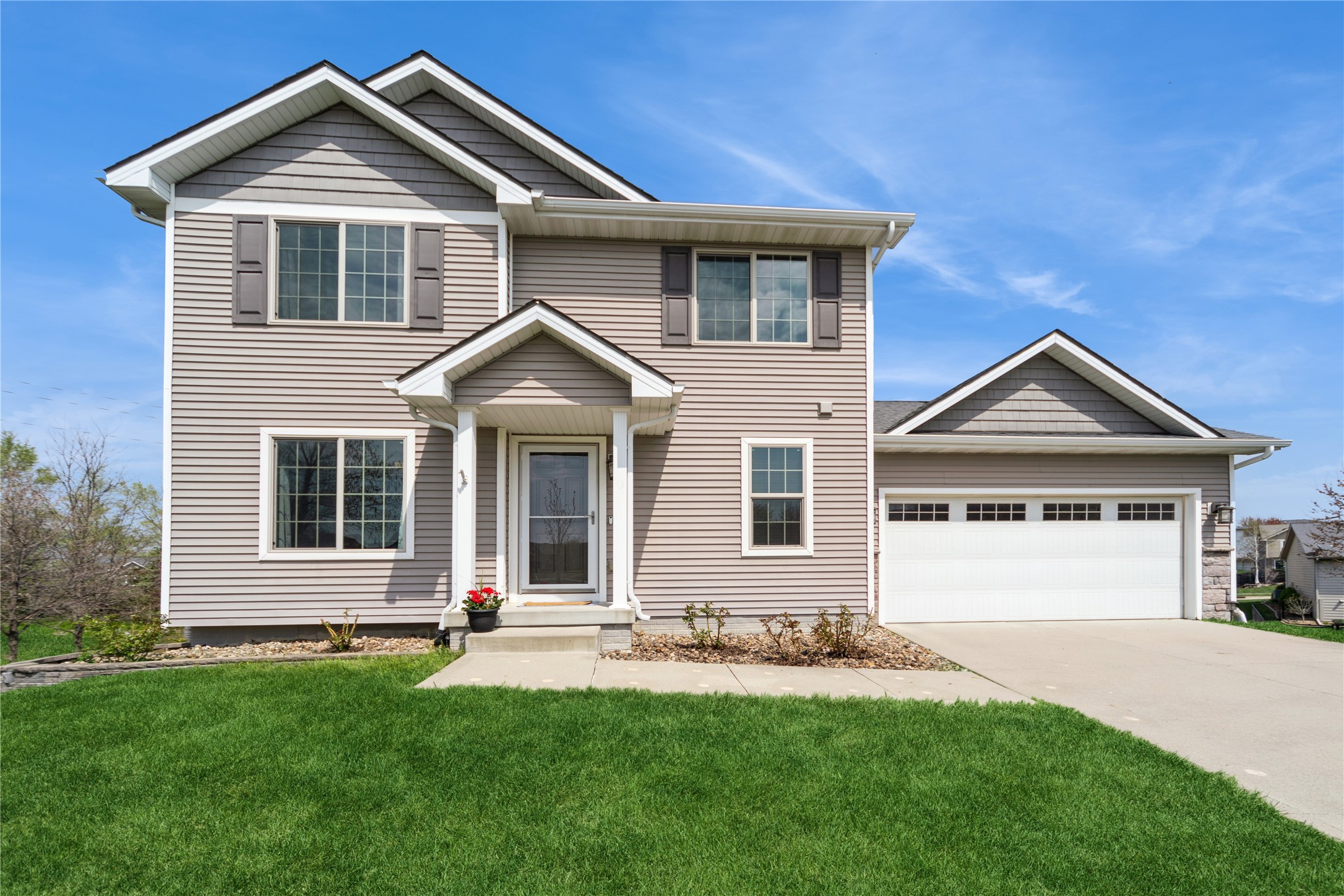 16201 Monroe Court, Urbandale, Iowa image 1