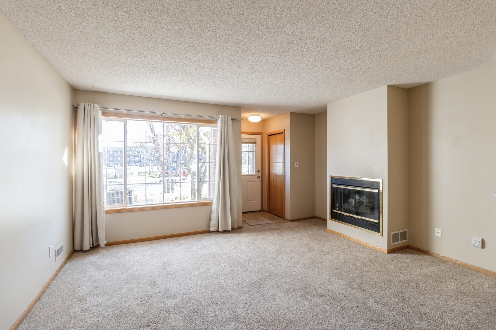 2253 Grand Avenue #5, West Des Moines, Iowa image 2