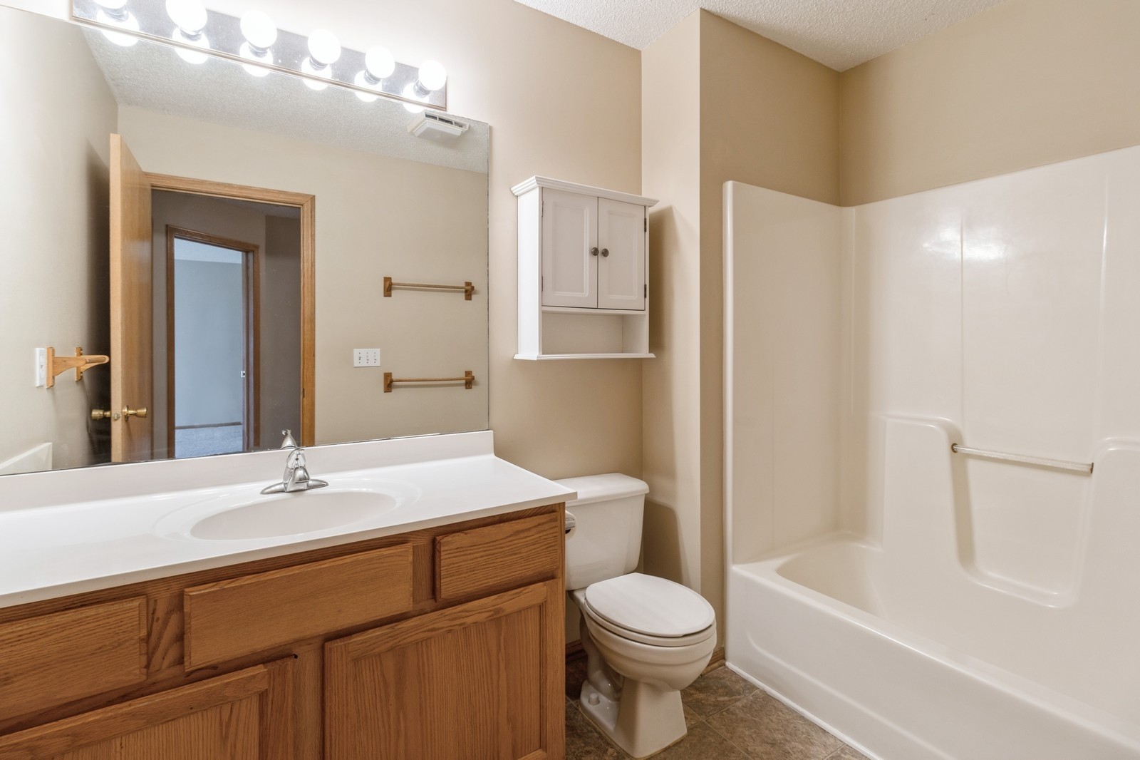 2253 Grand Avenue #5, West Des Moines, Iowa image 12