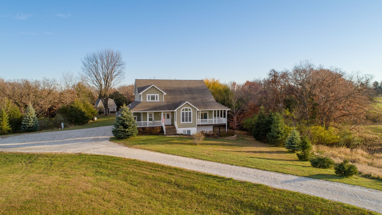 17076 Mourning Dove Drive, Earlham, Iowa image 35