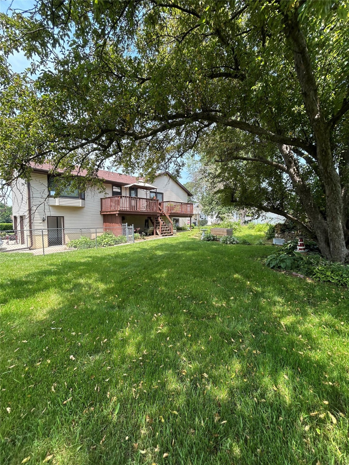 324 E 14th Street, Newton, Iowa image 4