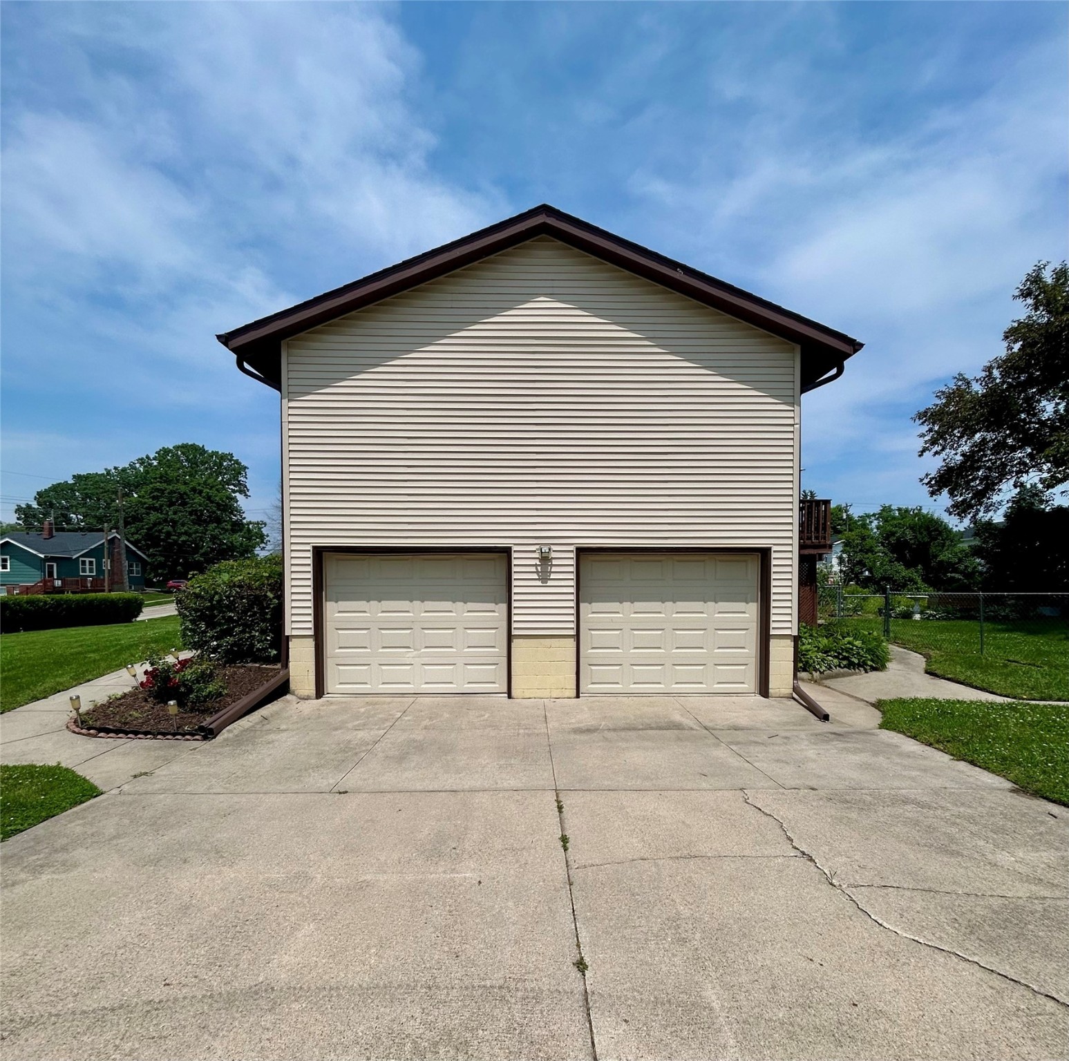 324 E 14th Street, Newton, Iowa image 5