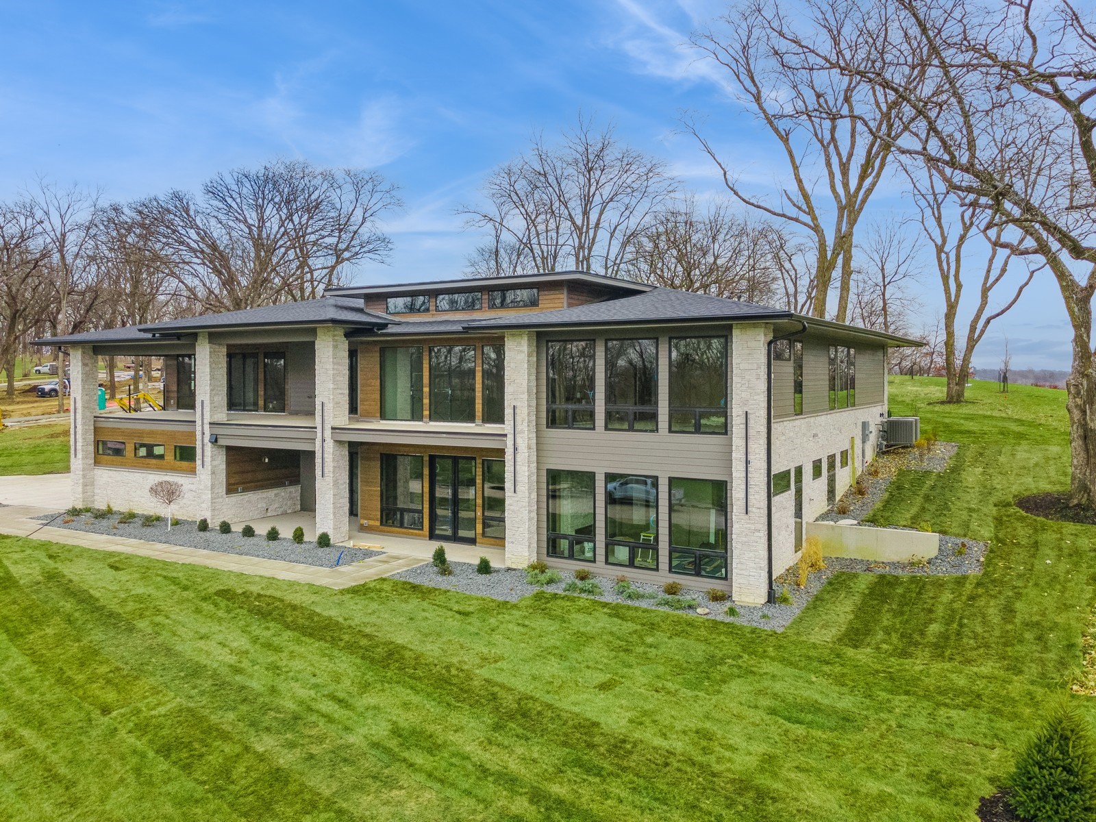 1576 S Stonewood Drive, West Des Moines, Iowa image 1