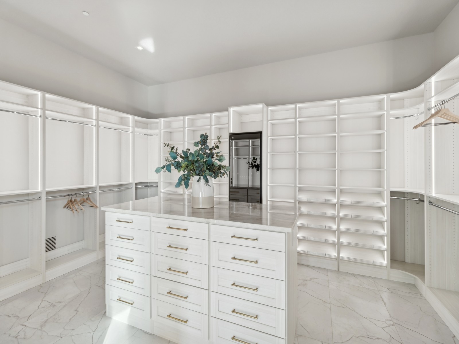 1576 S Stonewood Drive, West Des Moines, Iowa image 14