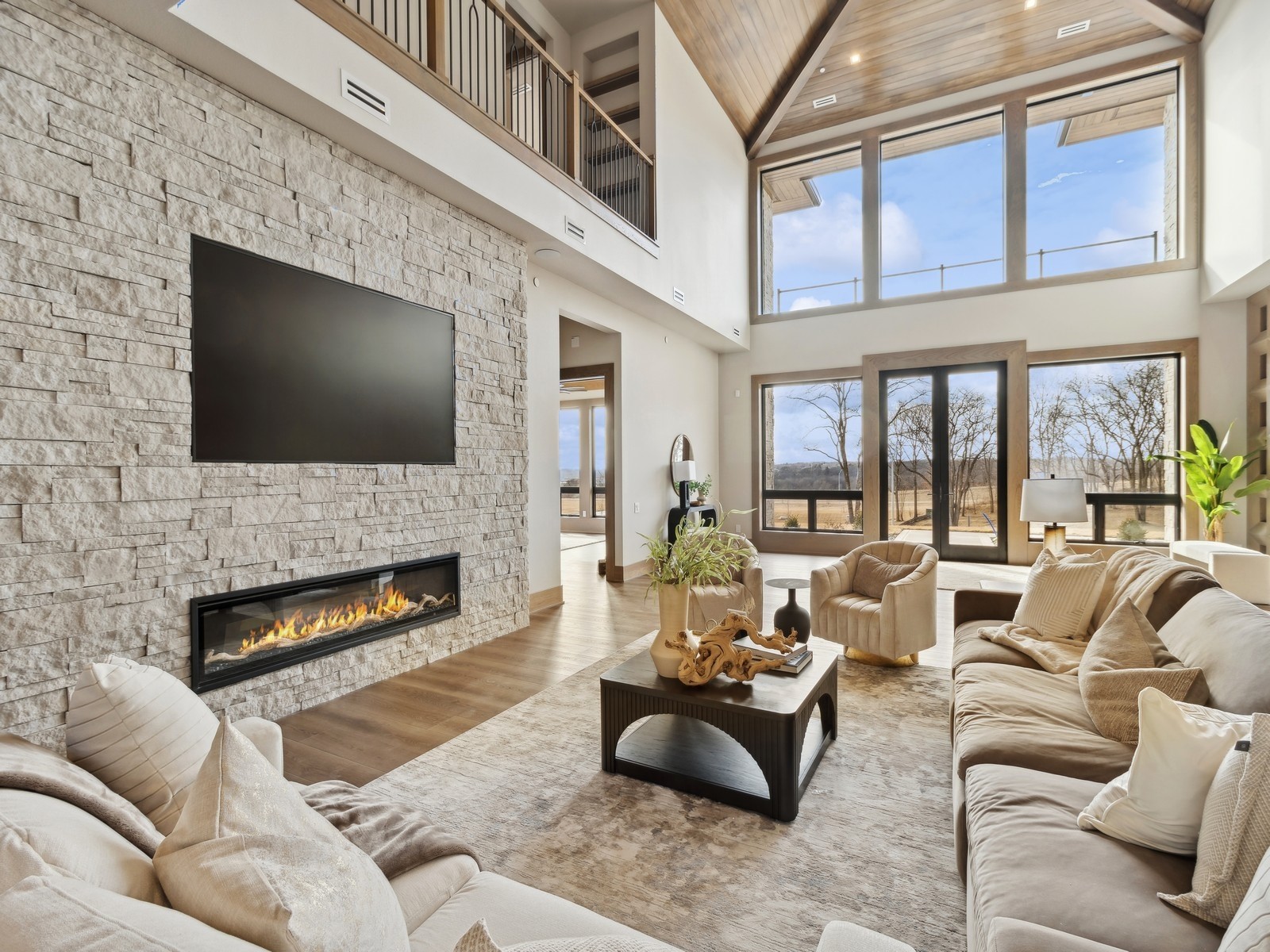 1576 S Stonewood Drive, West Des Moines, Iowa image 3