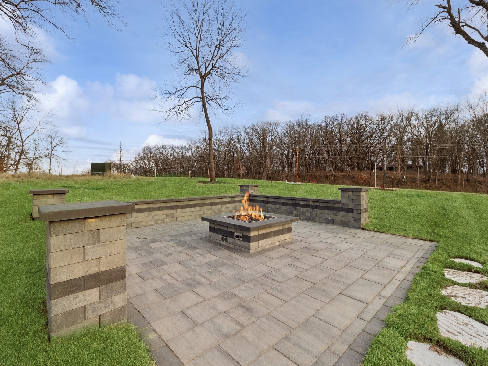 1576 S Stonewood Drive, West Des Moines, Iowa image 30