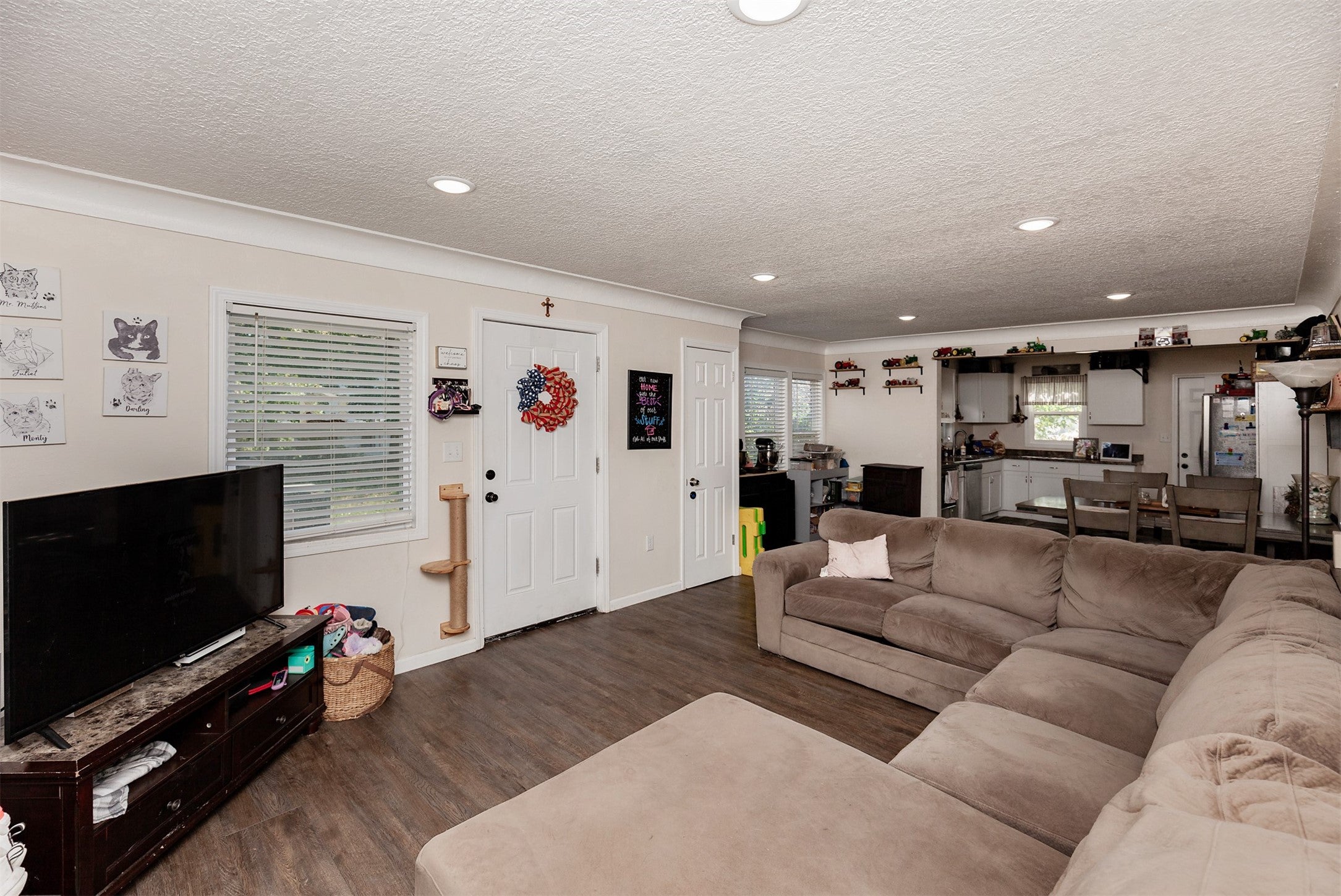 306 E 17th Street