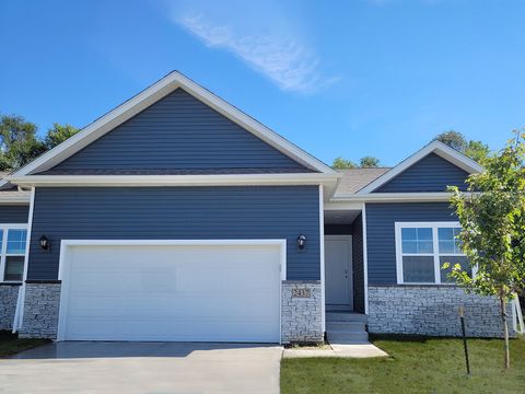 Condo For Sale - 1056 Daisy Lane<br/> Waukee, IA 50263