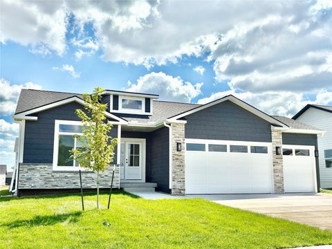 Apartment For Sale - 675 NW Georgetown Drive<br/> Waukee, IA 50263