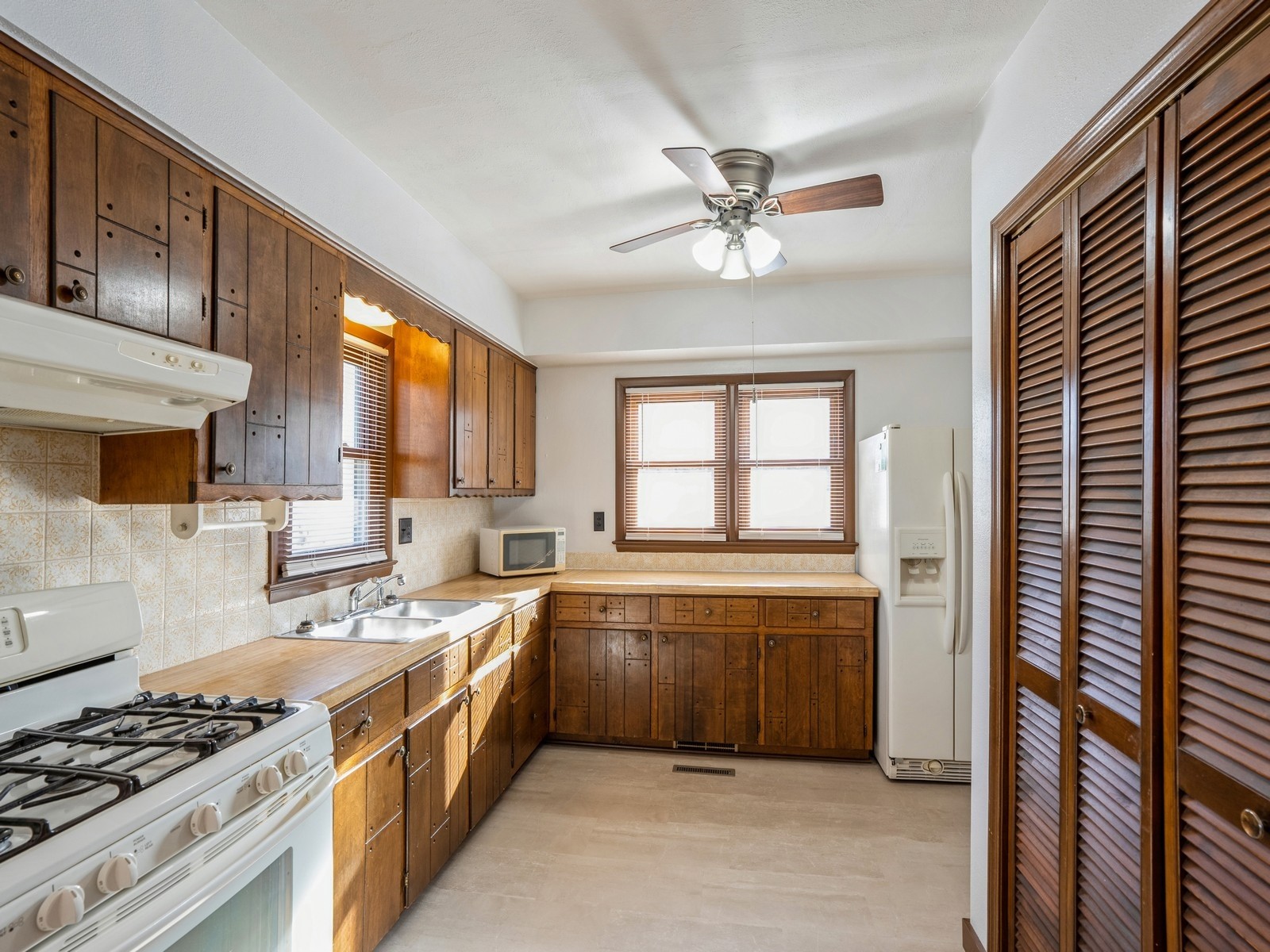 2115 NE 45th Court, Des Moines, Iowa image 10