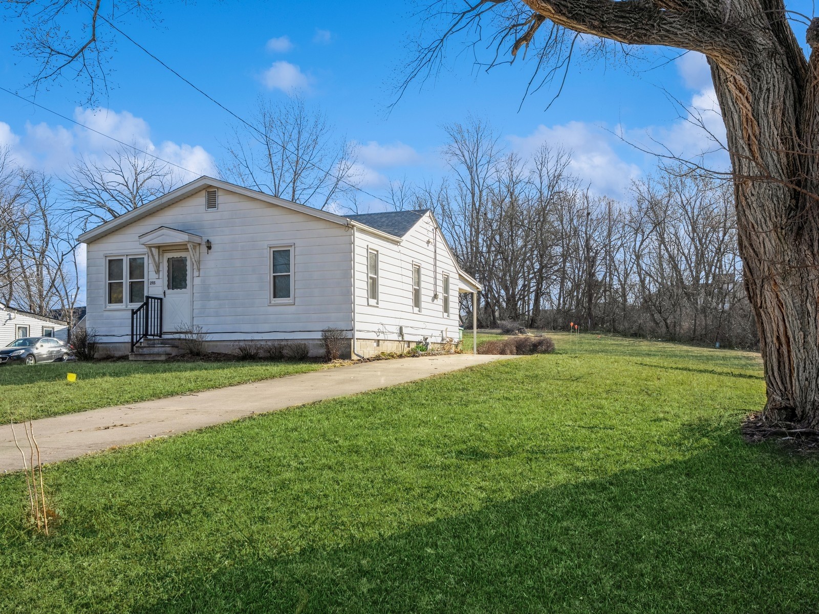 2115 NE 45th Court, Des Moines, Iowa image 1