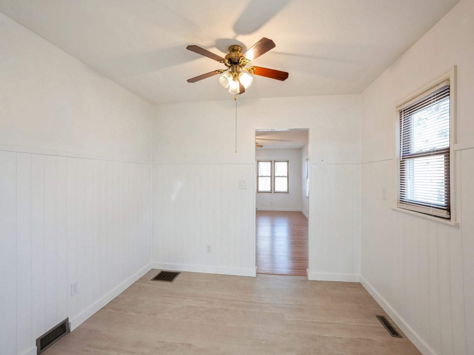 2115 NE 45th Court, Des Moines, Iowa image 8