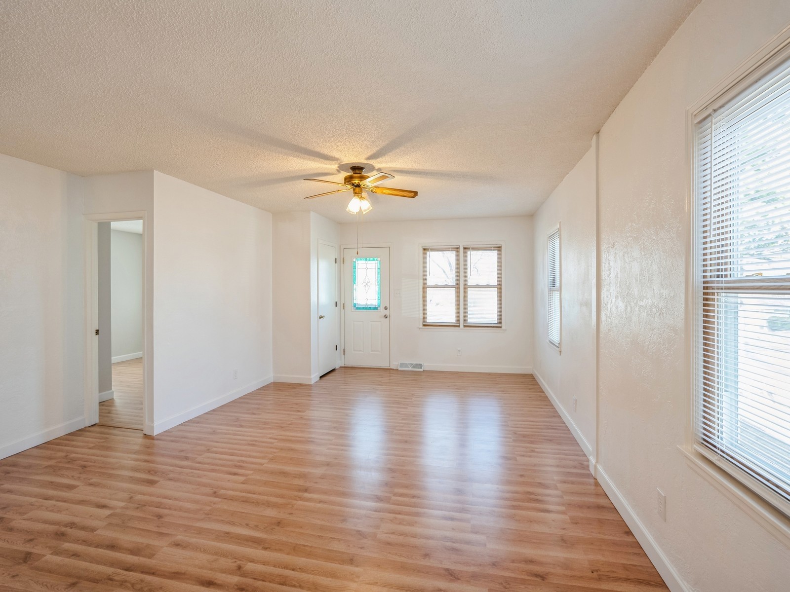 2115 NE 45th Court, Des Moines, Iowa image 5