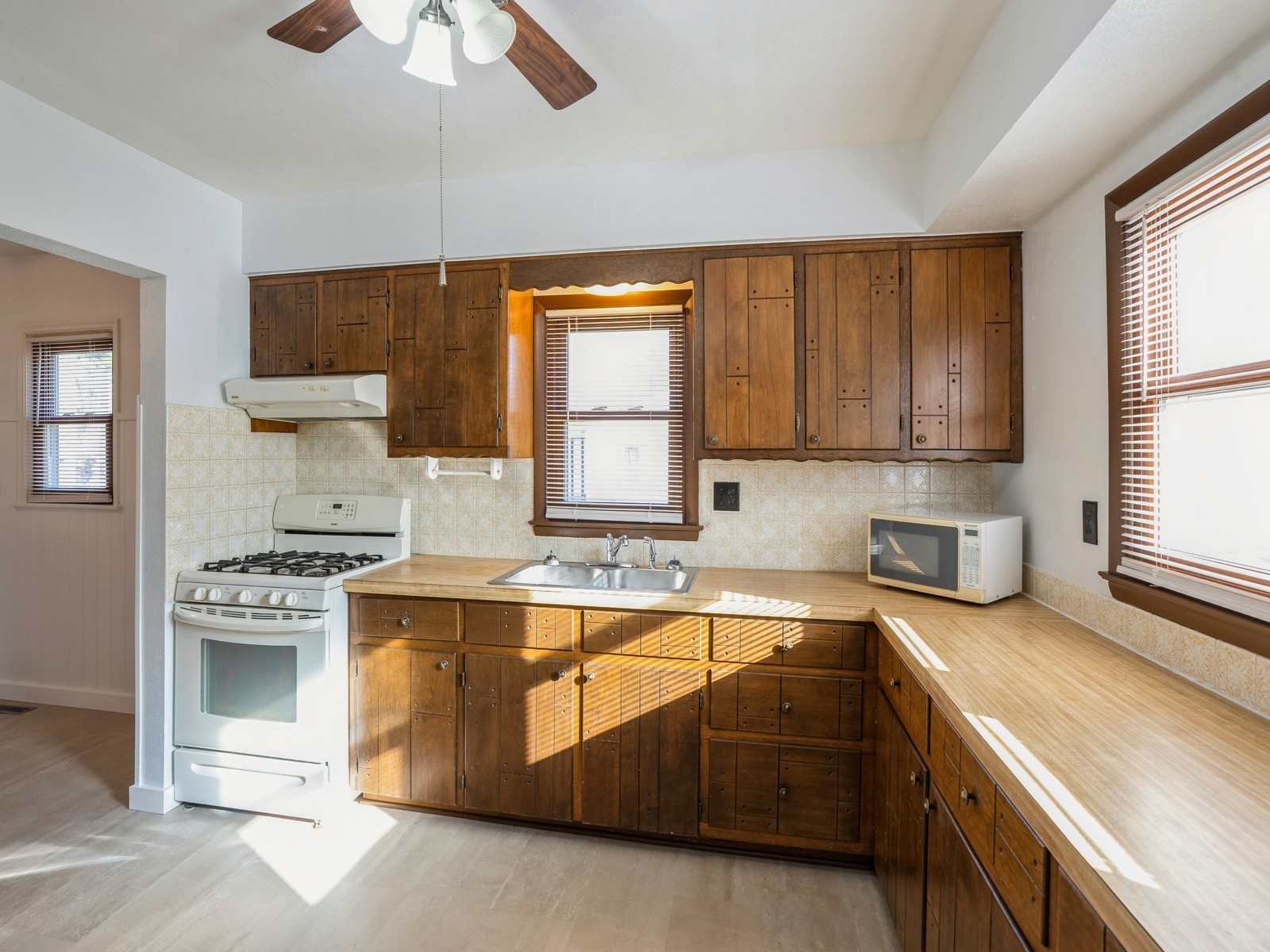 2115 NE 45th Court, Des Moines, Iowa image 11