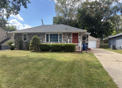 Homes For Sale - 4106 53rd Street<br/> Des Moines, IA 50310