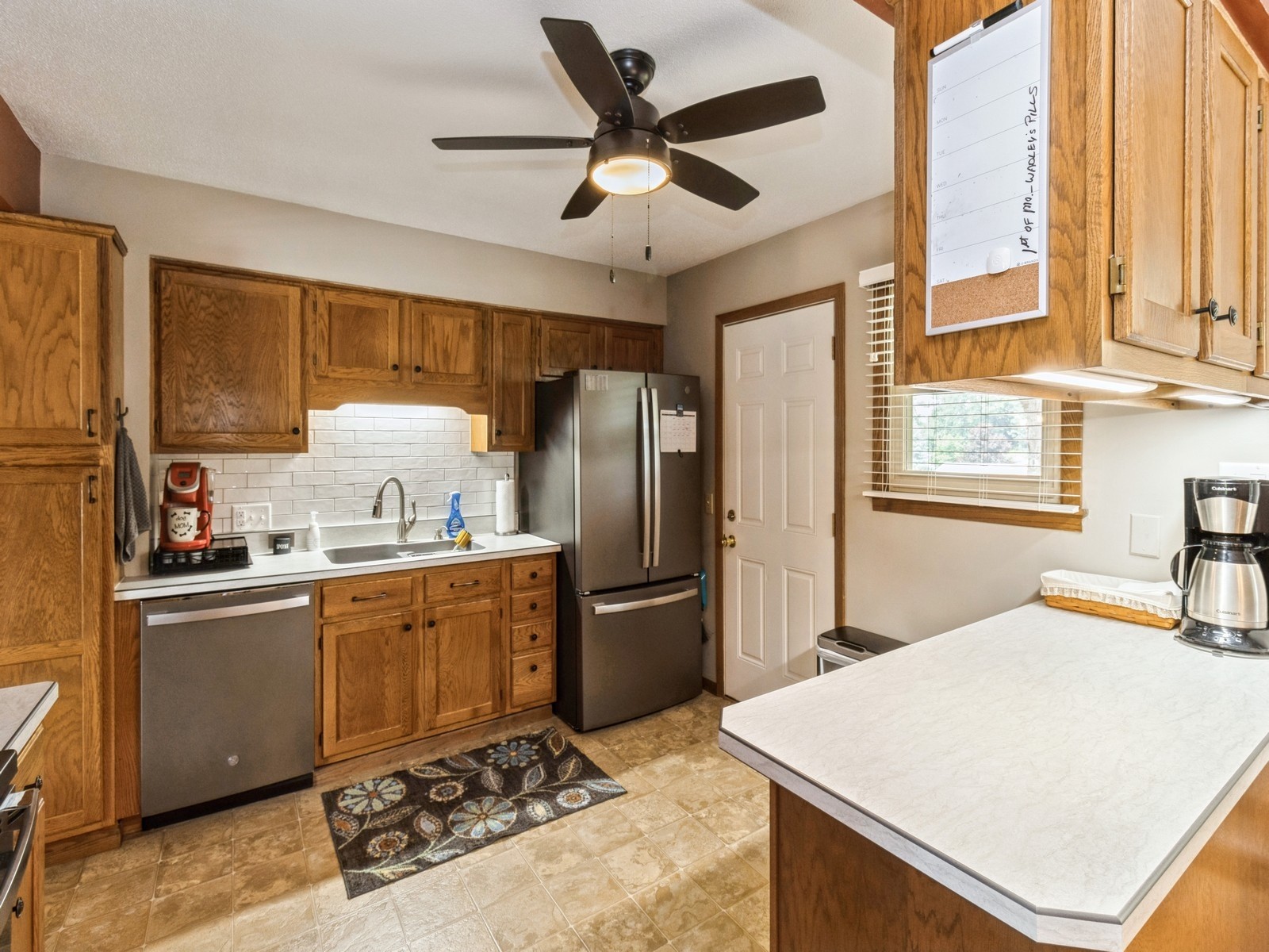 725 E 15th Street, Newton, Iowa image 8