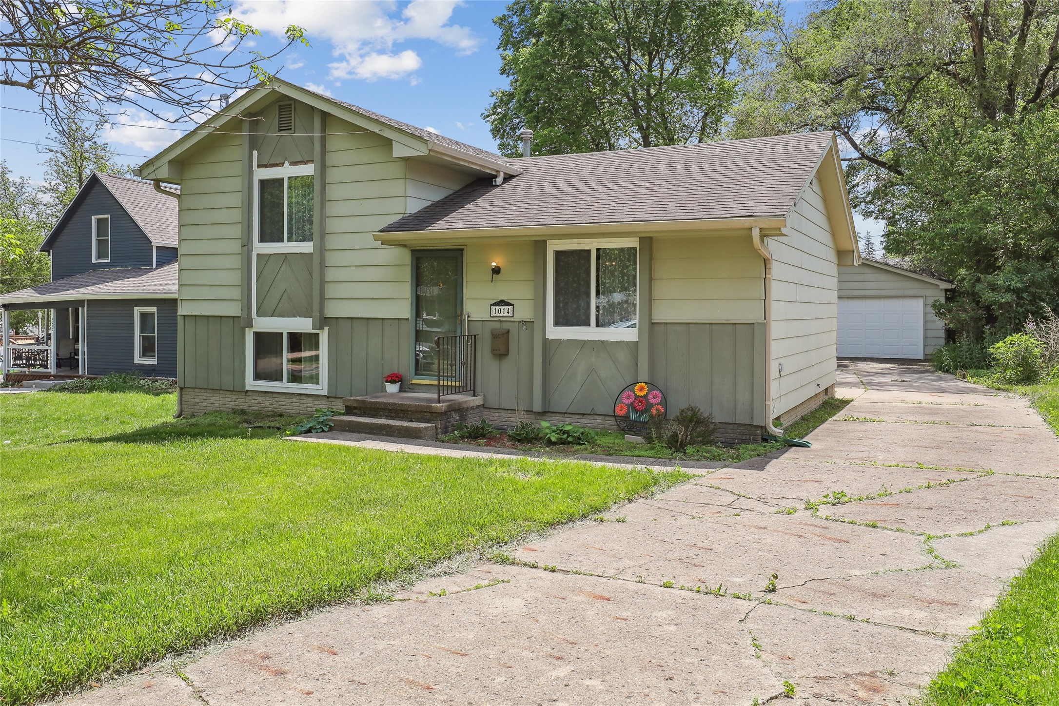 1014 Elder Lane, Des Moines, Iowa image 1