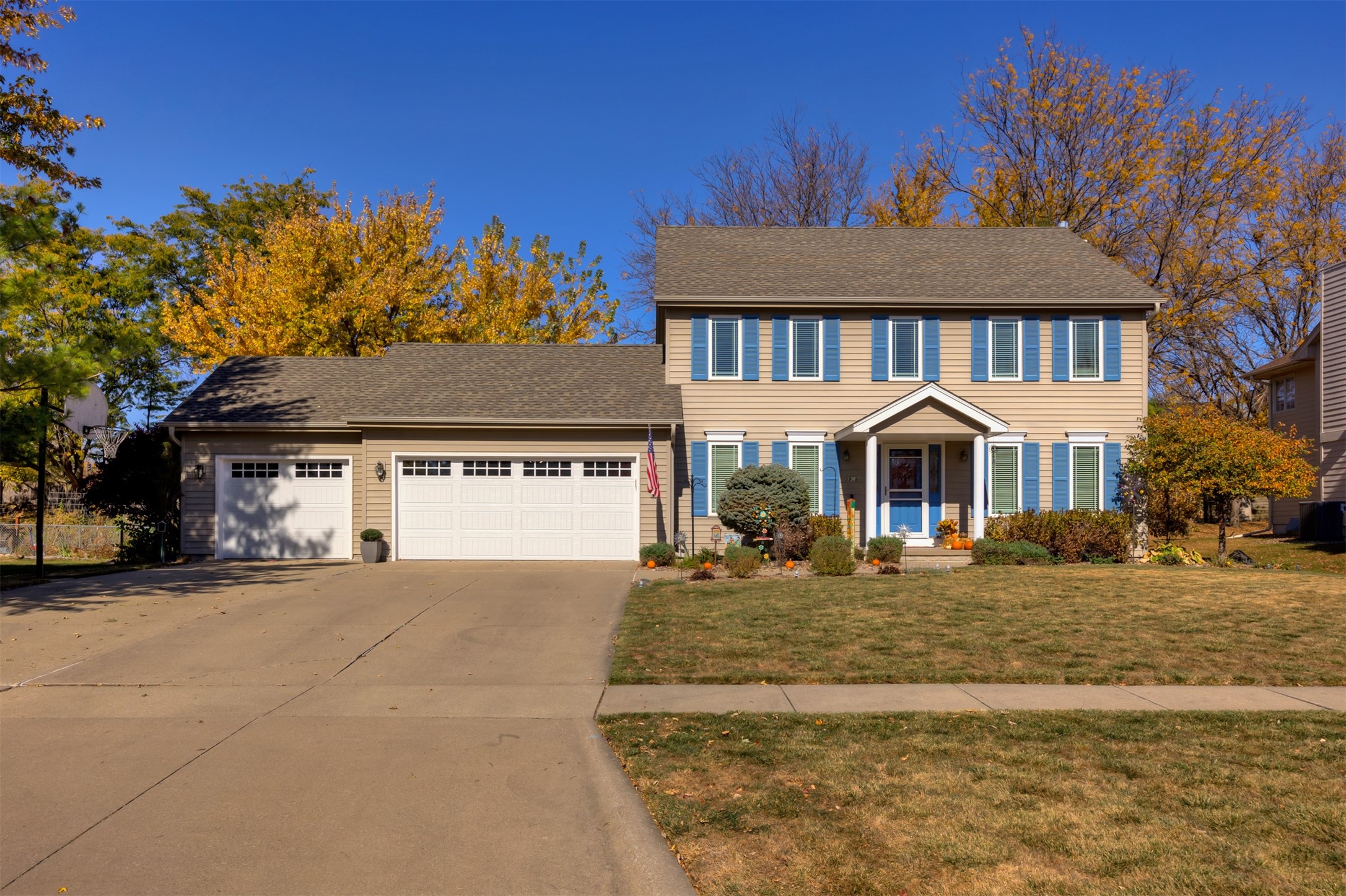 5909 Brookview Drive, West Des Moines, Iowa image 1