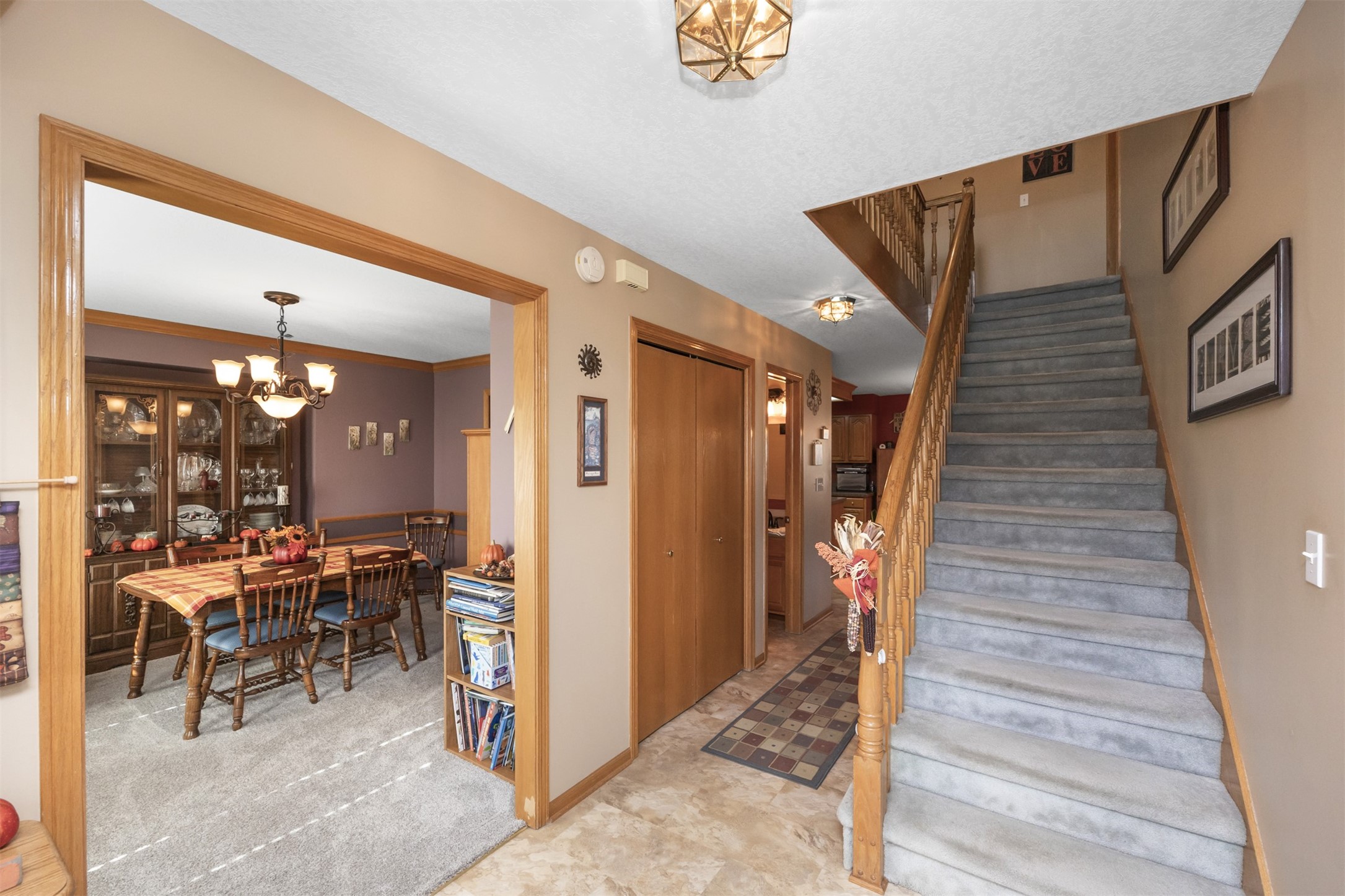 5909 Brookview Drive, West Des Moines, Iowa image 4