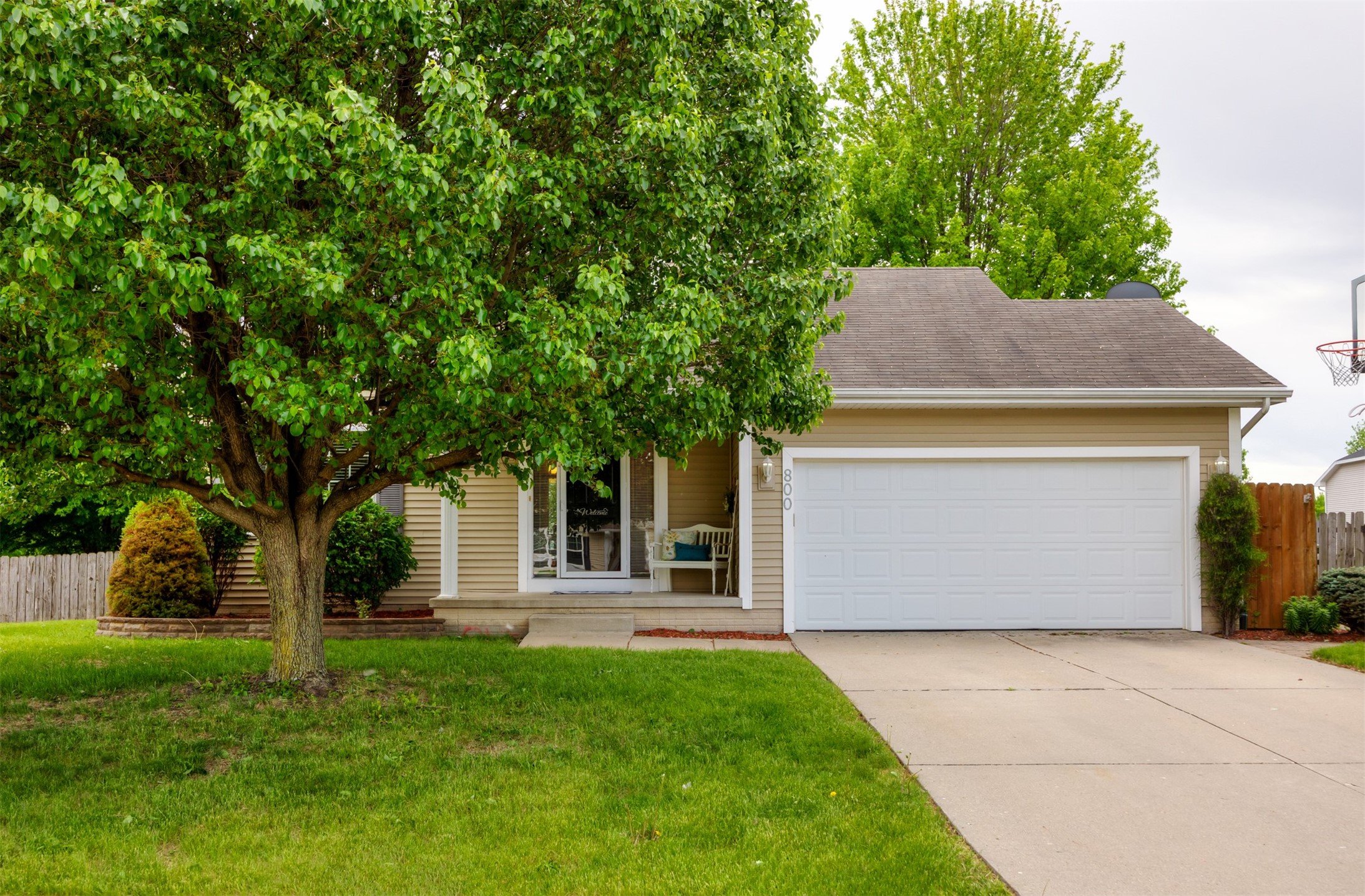 800 SE Parker Drive, Waukee, Iowa image 2