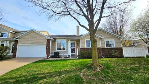 Condo For Sale - 5500 Longview Court #8<br/> Johnston, IA 50131