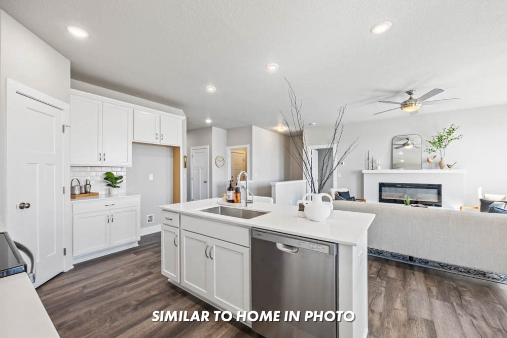 14204 Northpark Drive, Urbandale, Iowa image 10