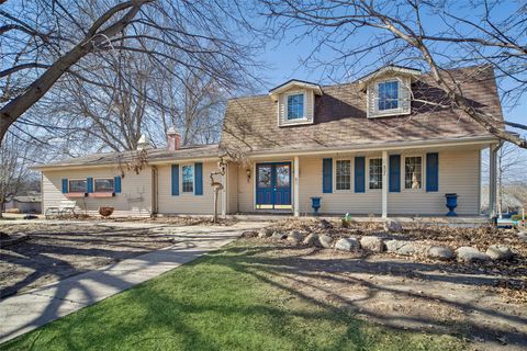 Homes For Sale - 1802 W Grandview Drive<br/> Marion County, Knoxville, IA 50138