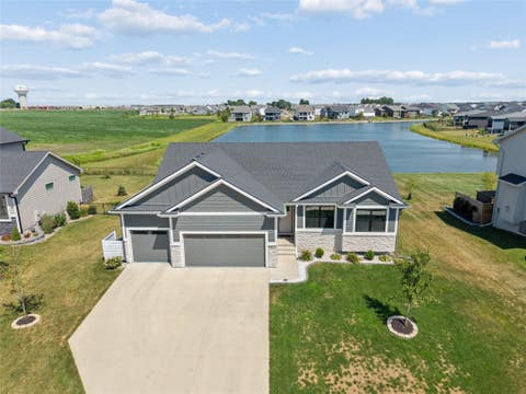 Homes For Sale - 2813 NW Boulder Point Place<br/> Ankeny, IA 50023