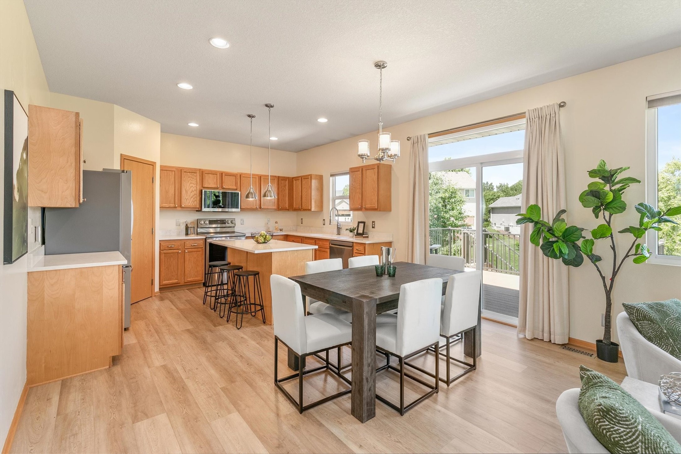 5912 NW 92nd Court