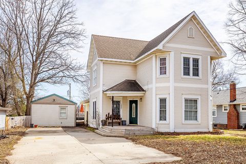 Homes For Sale - 1807 Walnut Street<br/> Granger, IA 50109